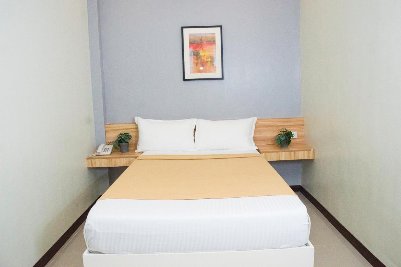 Elti Suites By Bluebookers อังเฮเลส ภายนอก รูปภาพ