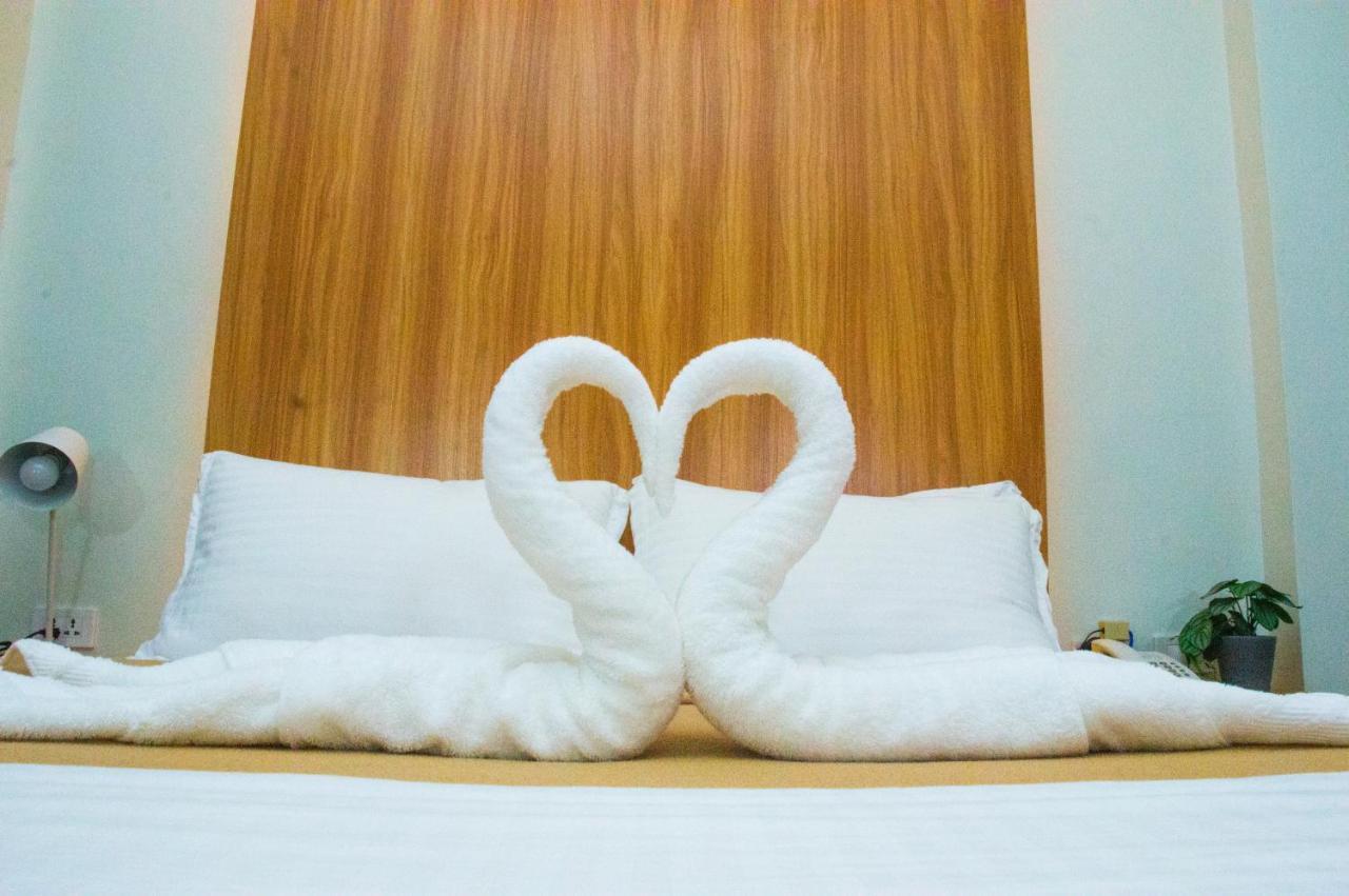 Elti Suites By Bluebookers อังเฮเลส ภายนอก รูปภาพ