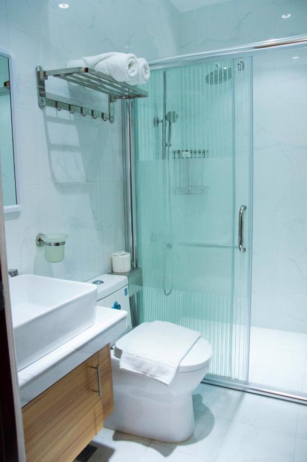 Elti Suites By Bluebookers อังเฮเลส ภายนอก รูปภาพ