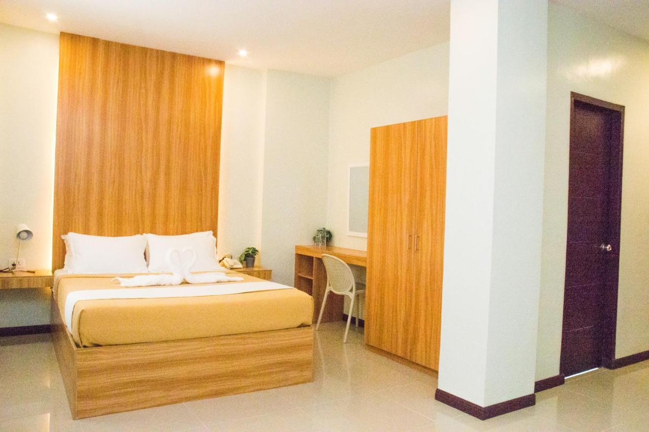 Elti Suites By Bluebookers อังเฮเลส ภายนอก รูปภาพ